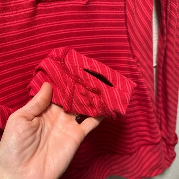 LULULEMON Think Fast Pullover Red stripe - Picture 8 of 10